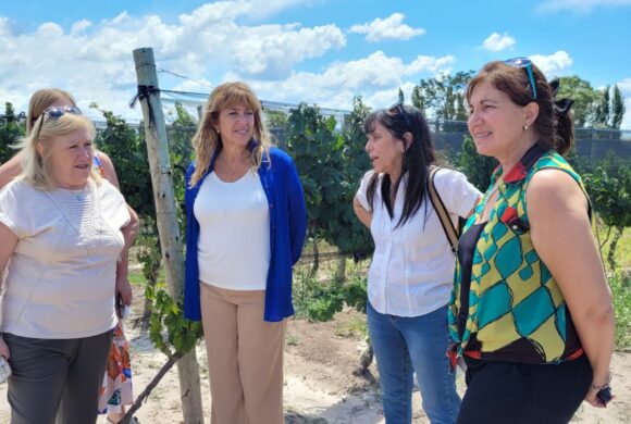 Patricia Giménez recorrió el Valle de Uco y les acercó a productores los programas de ProMendoza