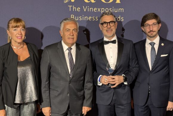 En París, Cornejo inició una gira internacional para promover la industria vitivinícola de Mendoza